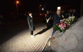 XXII dzień papieski w Lubaczowie - składanie kwiat&oacute;w