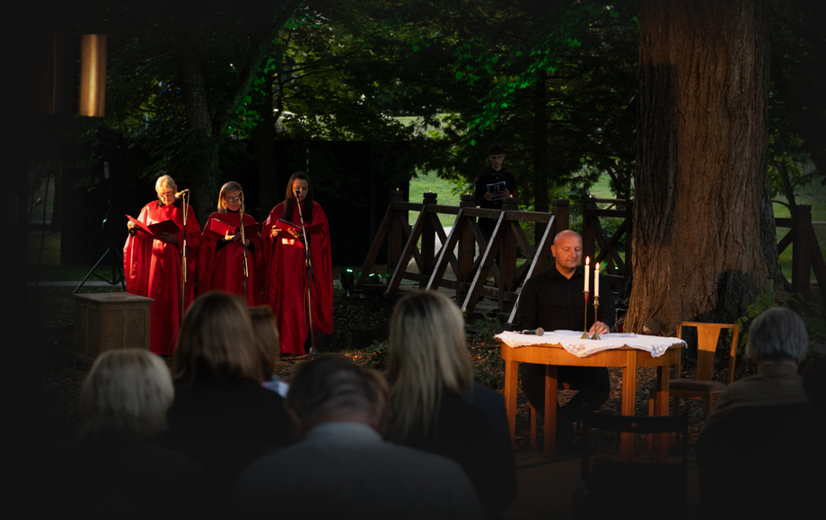 Zdjęcie do Słowo, światło, muzyka. Narodowe Czytanie, kt&oacute;re stało się...