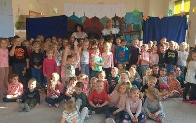 Zdjęcie do Teatrzyk &bdquo;Kr&oacute;lewna Śnieżka i siedmiu Krasnoludk&oacute;w&rdquo;