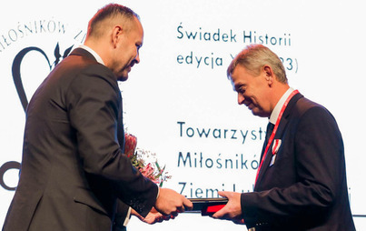 Zdjęcie do Towarzystwo Miłośnik&oacute;w Ziemi Lubaczowskiej wyr&oacute;żnione Nagrodą Honorową &bdquo;Świadek Historii&rdquo;